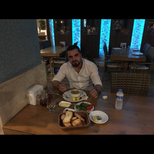 รูปภาพถ่ายที่ Şefin Yeri Restaurant โดย Murat S. เมื่อ 2/17/2020