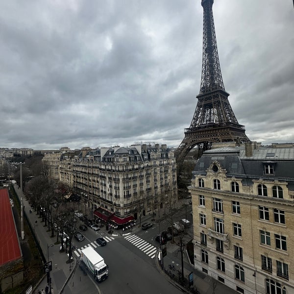 Foto diambil di Hôtel Pullman Paris Tour Eiffel oleh A✨ pada 3/5/2024