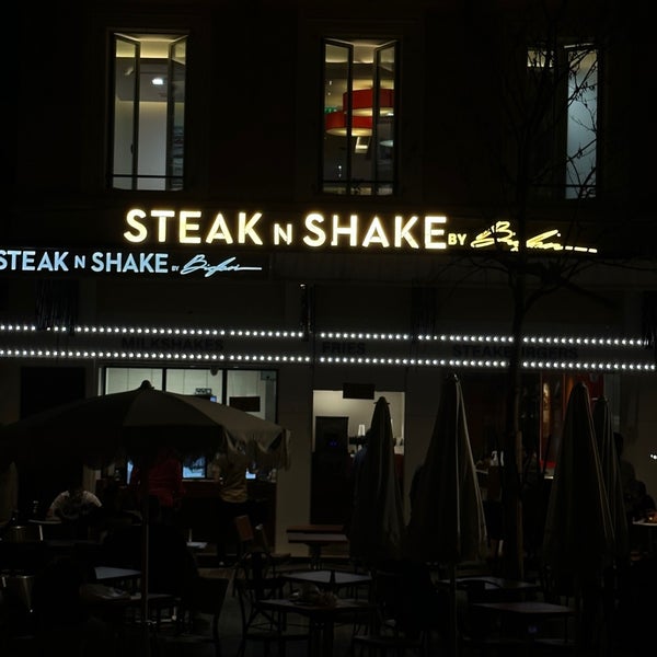 Photo taken at Steak n Shake by Bader N. on 10/1/2023