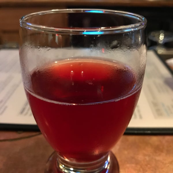 Foto scattata a Deschutes Brewery Bend Public House da Bruce C. il 8/3/2021