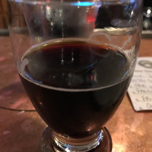 Снимок сделан в Deschutes Brewery Bend Public House пользователем Bruce C. 8/3/2021