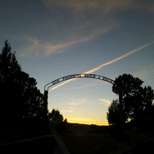 Foto diambil di Zion Ponderosa Ranch Resort oleh Natalia pada 11/14/2012