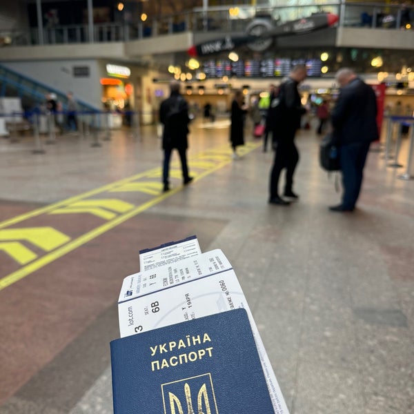 Снимок сделан в Вильнюсский международный аэропорт (VNO) пользователем Олена Б. 4/19/2024