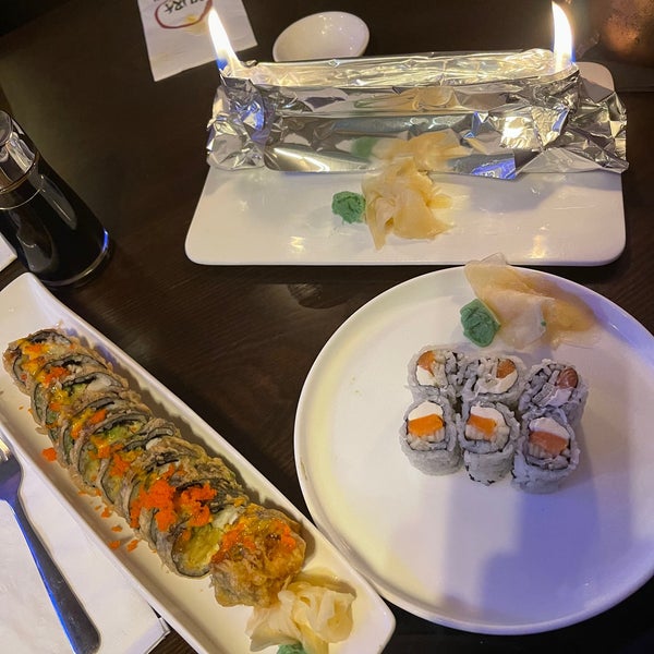 Photo prise au Sakura Japanese Sushi &amp; Grill par Brandy E. le2/17/2023
