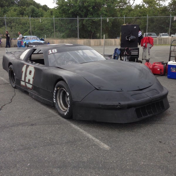 Foto tirada no(a) Seekonk Speedway por Michalina S. em 7/19/2014