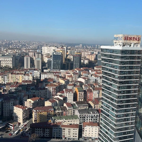 Снимок сделан в Hilton Istanbul Bomonti Hotel &amp; Conference Center пользователем Mohammad IO 12/28/2023