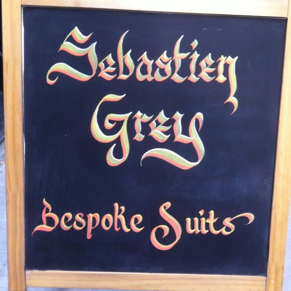 รูปภาพถ่ายที่ Sebastien Grey Clothiers โดย Sonny B. เมื่อ 2/22/2013