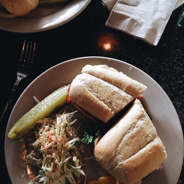 Came here with my mom while visiting Savannah. Friendly staff, fresh, healthy food, and lots of vegetarian options. Highly recommend!