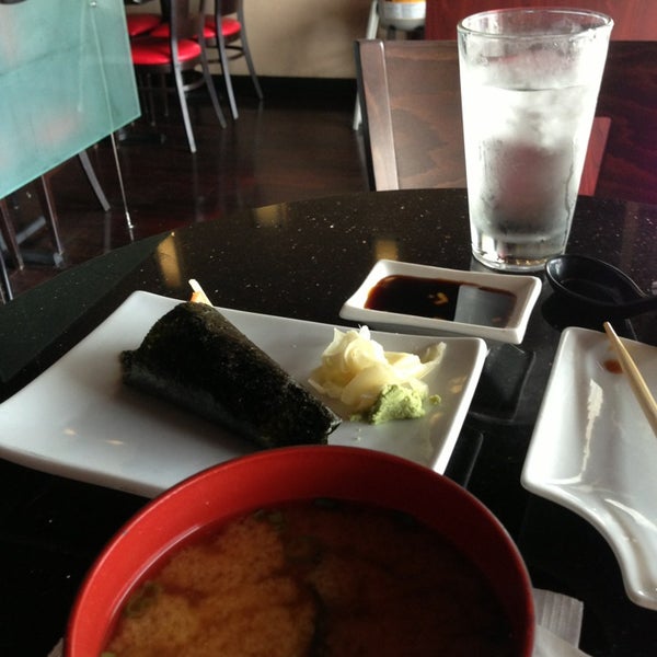 Photo prise au Tabu Sushi Bar &amp; Grill - Del Mar par Kevin L. le8/26/2013