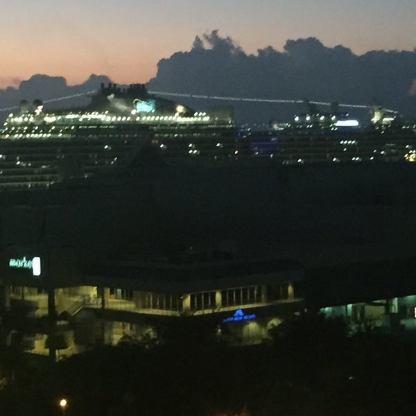 1/10/2016 tarihinde Jack F.ziyaretçi tarafından Renaissance Fort Lauderdale Cruise Port Hotel'de çekilen fotoğraf