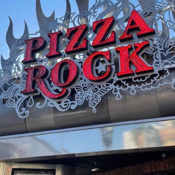 Photo taken at Pizza Rock by Dr. Abdulaziz on 9/1/2021
