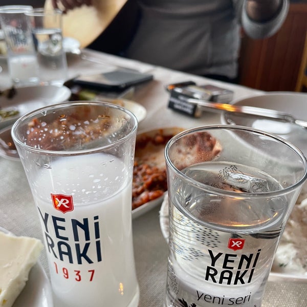 Снимок сделан в Gölköy Restaurant пользователем Mrt 2/13/2022