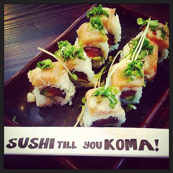 Снимок сделан в Sushi Koma пользователем Leslie S. 8/16/2014