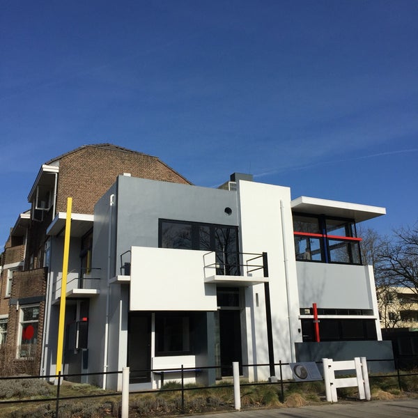 Foto diambil di Rietveld Schröderhuis oleh Anton Z. pada 4/1/2016