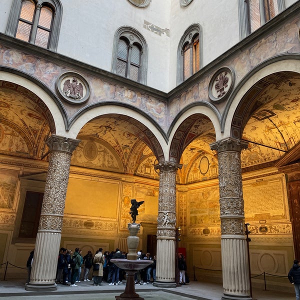 Foto tirada no(a) Palazzo Strozzi por Jean H. em 3/6/2024