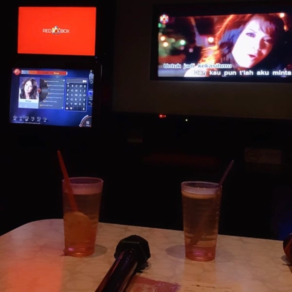 Red Box Karaoke Karaoke Bar in Town