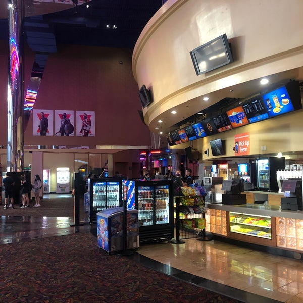Photos à Regal Edwards Mira Mesa 4DX, IMAX & RPX Cinéma à San Diego