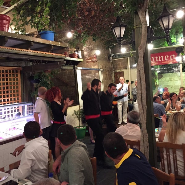 Photo taken at Romeo Garden Restaurant by Cengiz K. on 9/26/2015
