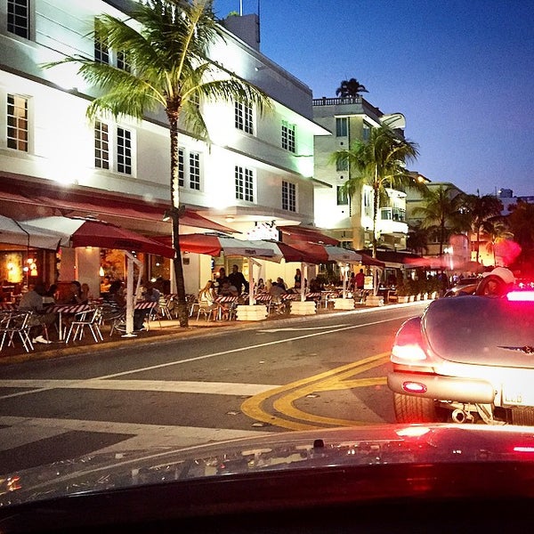 Foto scattata a Bentley Hotel South Beach da Marcel M. il 10/6/2014