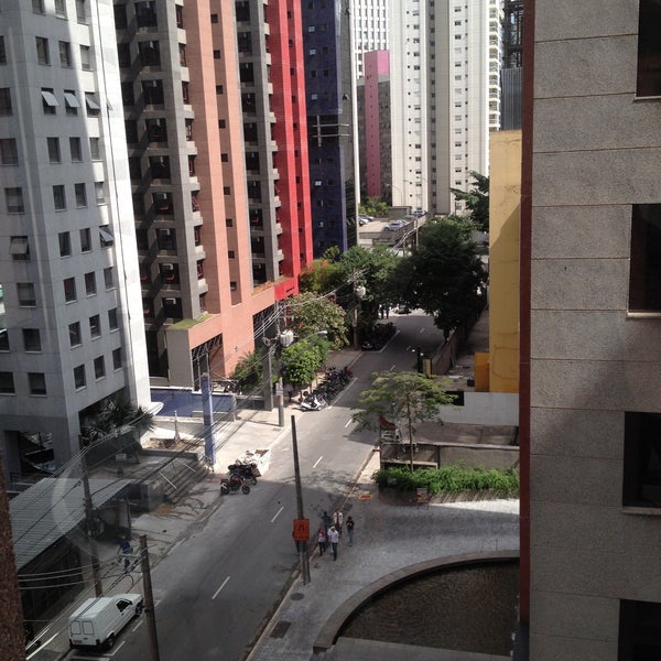 Rua Helena, 218 Centro de Convenções