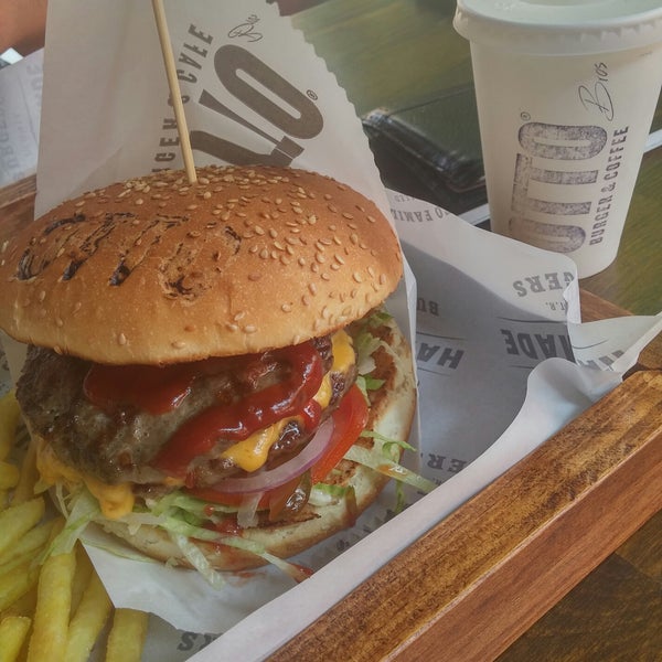 5/30/2017에 Emre K.님이 OTTOBROS Burger &amp; Coffee ANT에서 찍은 사진