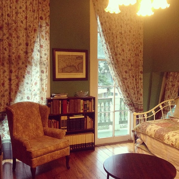 Garden District Bed & Breakfast Irish Channel 2418 Magazine Streeet