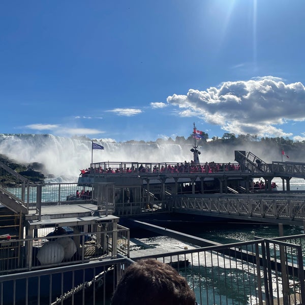 Photo taken at Hornblower Niagara Cruises by Thierry V. on 10/12/2023