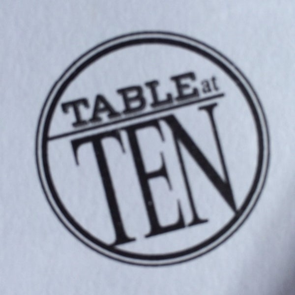 Foto tomada en Table At Ten  por David G. el 1/25/2014