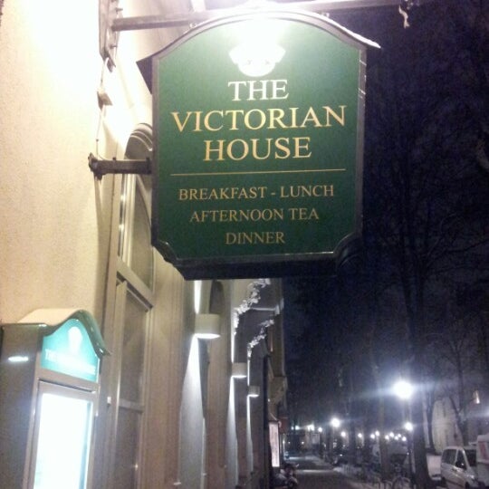 Снимок сделан в The Victorian House пользователем A.K. L. 1/12/2013