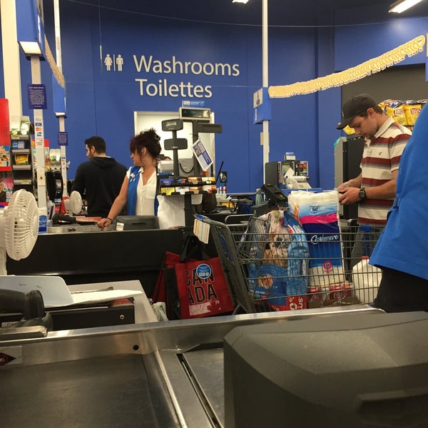 Walmart Supercentre Yarmouth'da Hipermarket
