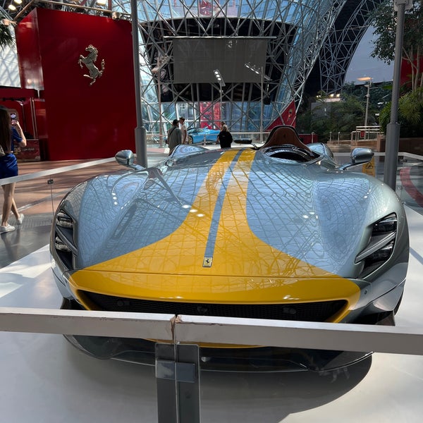 รูปภาพถ่ายที่ Ferrari World โดย Azee —. เมื่อ 4/17/2024