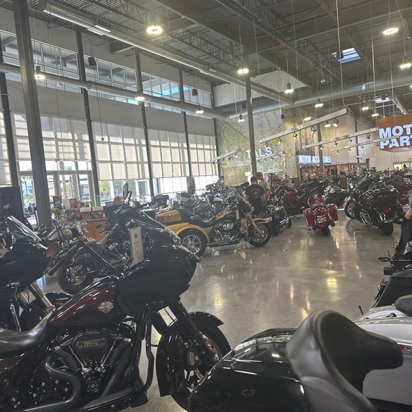 Foto diambil di Las Vegas Harley-Davidson oleh . pada 10/9/2023