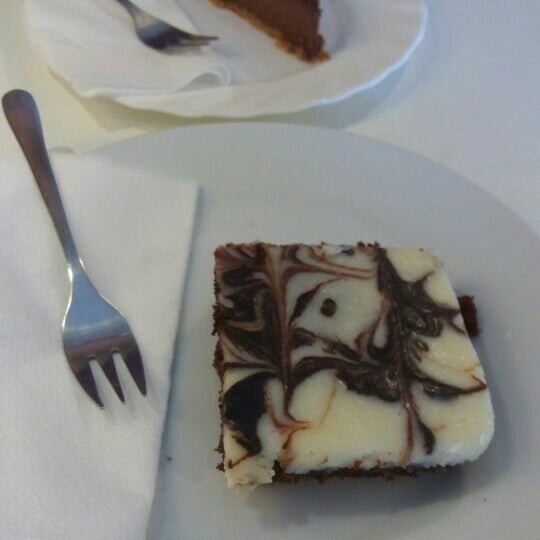 Homemade desserts (Belgian chocolate cheesecake! Yay!), service and nice atmosphere