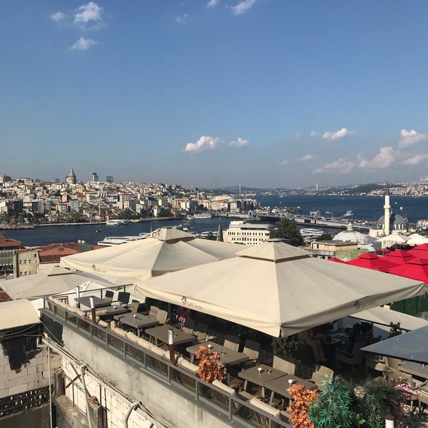 รูปภาพถ่ายที่ Kösem Sultan Cafe &amp; Restaurant โดย Sedat Ö. เมื่อ 7/22/2018