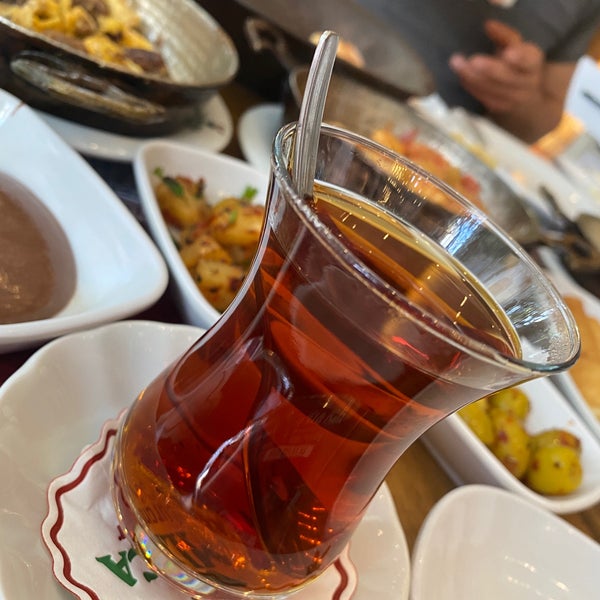Das Foto wurde bei Çamlıca Restaurant Malatya Mutfağı von Sedaa N. am 7/8/2021 aufgenommen