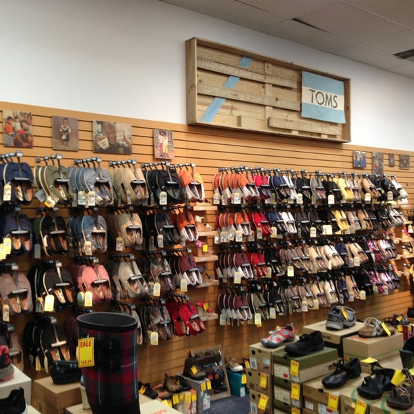 whole earth provisions shoes