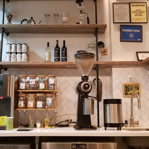 9/30/2018 tarihinde Kristine M.ziyaretçi tarafından Astoria Coffee'de çekilen fotoğraf
