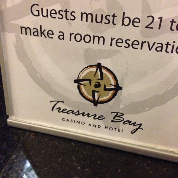 Photo prise au Treasure Bay Casino and Hotel par j le10/6/2013
