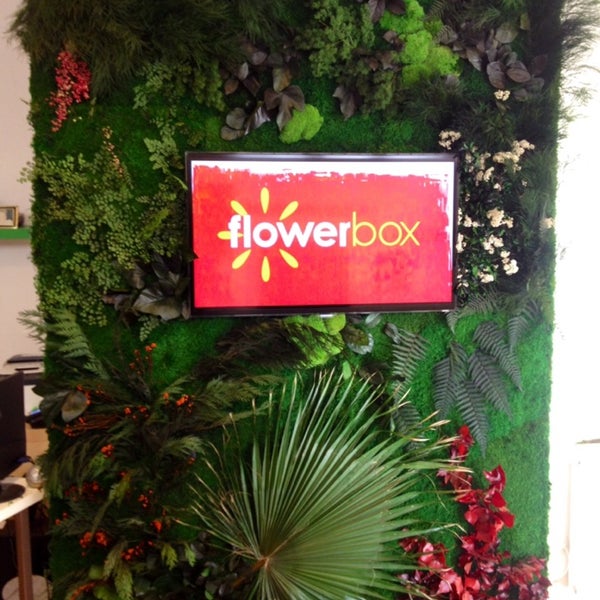 Foto tirada no(a) Flowerbox Gallery por Cenk T. em 1/7/2014