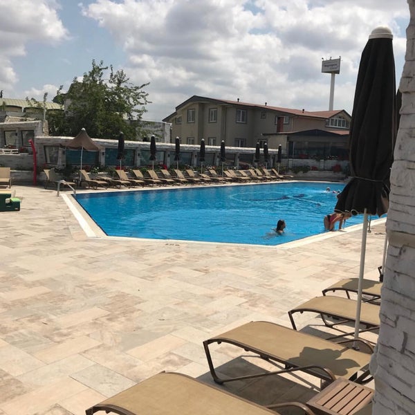 รูปภาพถ่ายที่ Cuci Hotel di Mare โดย Mtl Edl A. เมื่อ 8/19/2018