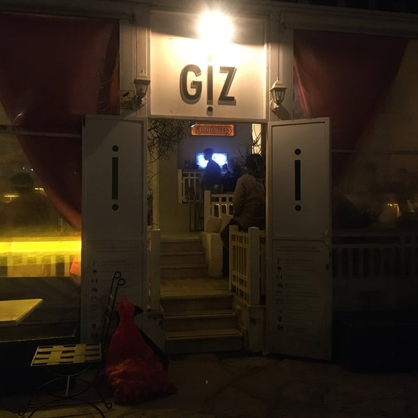Photo taken at Giz Studio&amp;Cafe by Razalqu Y. on 3/23/2022