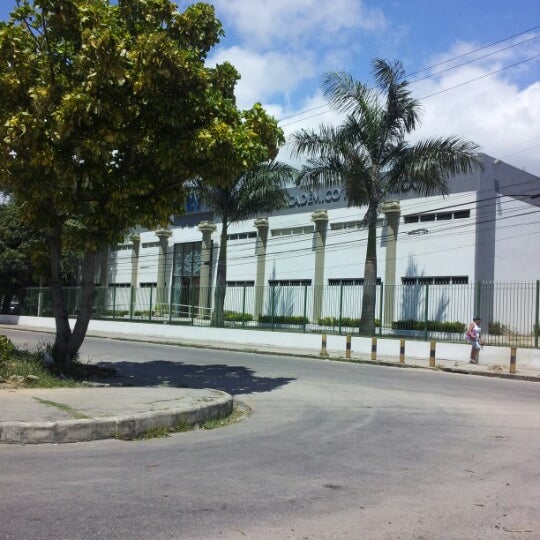 Photo taken at Faculdade Boa Viagem by clarissa a. on 11/1/2012