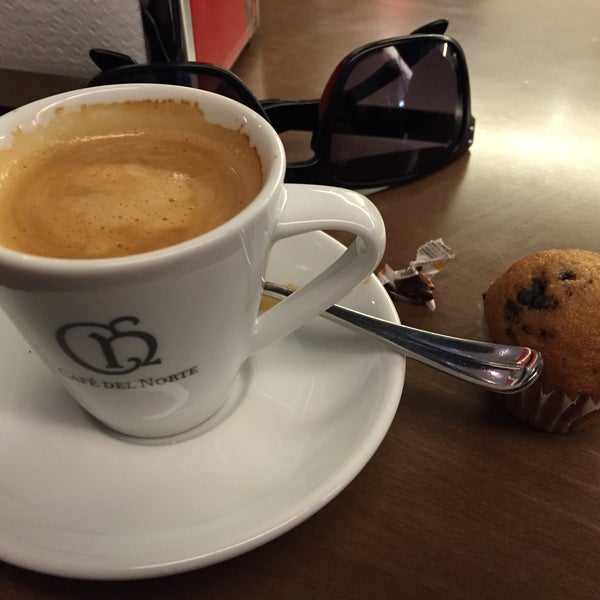 Foto tirada no(a) Café del Norte por antoni g. em 3/14/2015