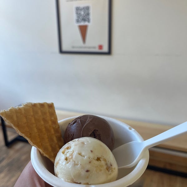 Foto tirada no(a) Jeni&#39;s Splendid Ice Creams por Rachel N. em 2/19/2023