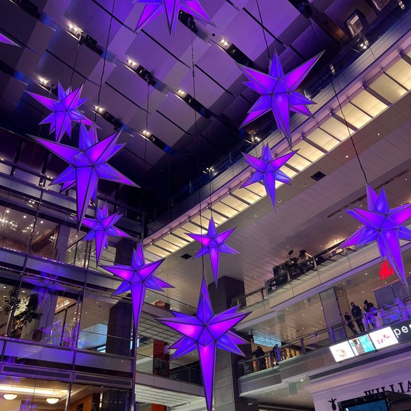 12/21/2022 tarihinde Mahan M.ziyaretçi tarafından The Shops at Columbus Circle'de çekilen fotoğraf