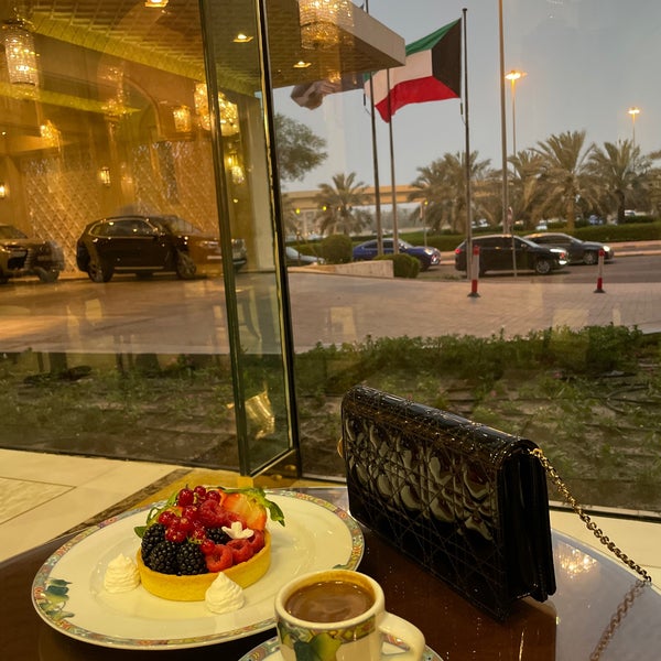 Снимок сделан в Sheraton Kuwait, a Luxury Collection Hotel пользователем lyola 7/4/2022