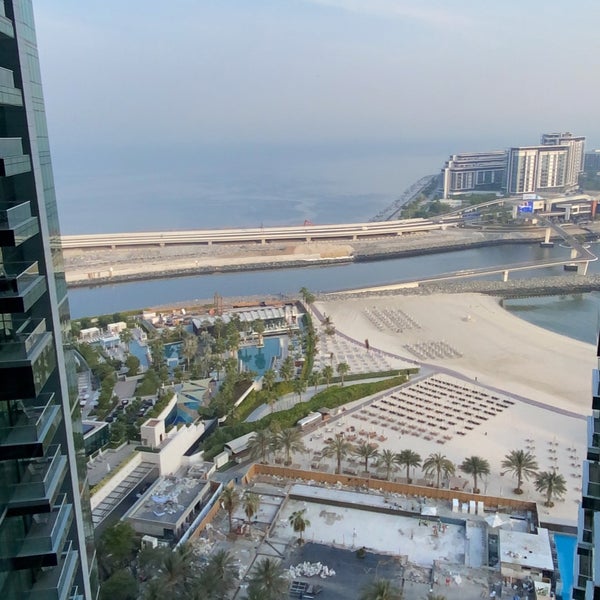Foto scattata a DoubleTree by Hilton Dubai - Jumeirah Beach da راكان il 8/15/2023