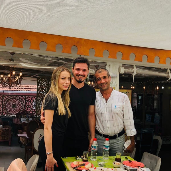 รูปภาพถ่ายที่ Zeynepp Restaurant &amp; Cafe &amp; Patisserie โดย Davut D. เมื่อ 6/22/2021