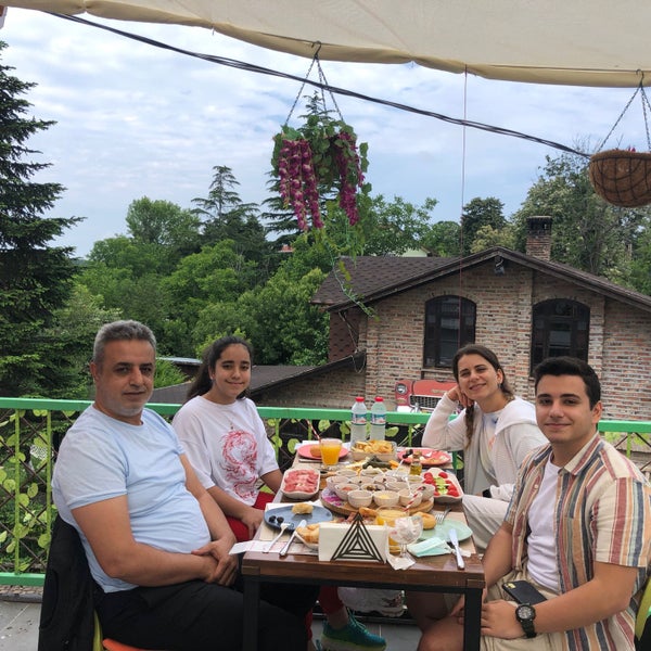 6/22/2021 tarihinde Davut D.ziyaretçi tarafından Zeynepp Restaurant &amp; Cafe &amp; Patisserie'de çekilen fotoğraf