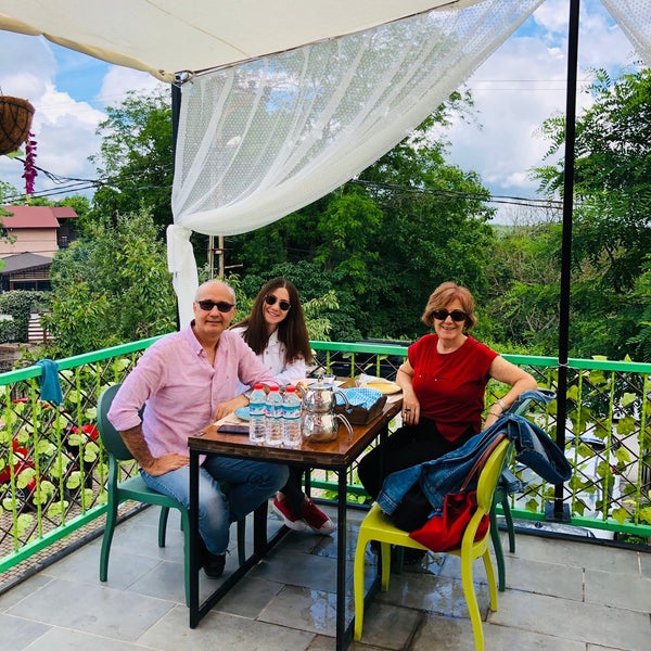 Foto tirada no(a) Zeynepp Restaurant &amp; Cafe &amp; Patisserie por Davut D. em 6/22/2021